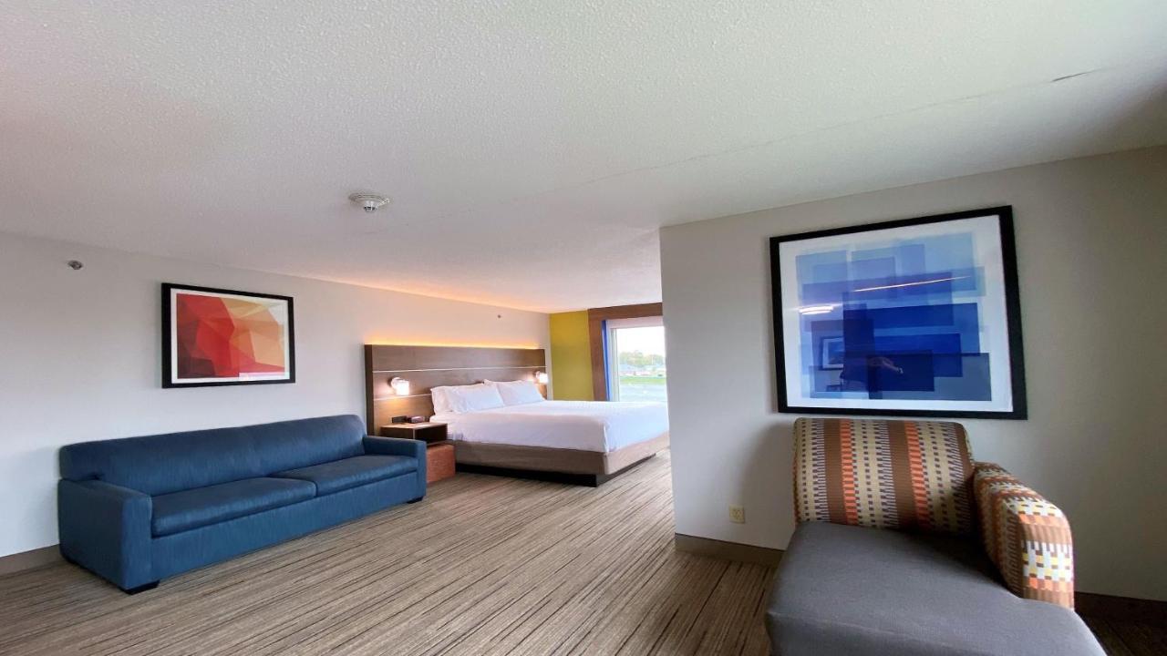 Express & By Ihg Hotel